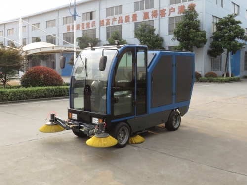 安徽四轮电动扫地车