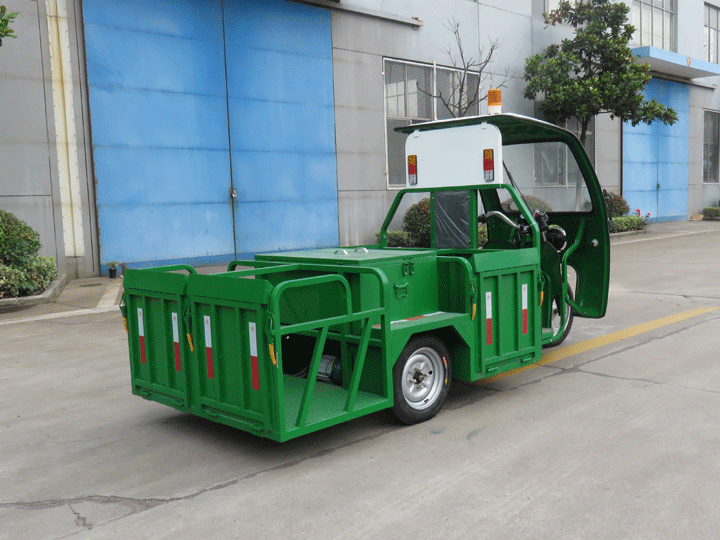 三轮四桶清运车.gif 三轮四桶清运车.gif