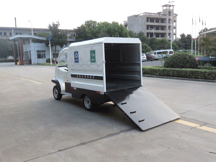 垃圾分类保洁车.gif 垃圾分类保洁车.gif