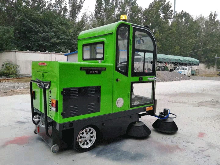 三轮扫地车.jpg 三轮扫地车.jpg