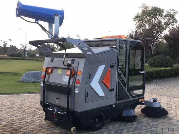 五刷封闭扫地车.jpg 五刷封闭扫地车.jpg