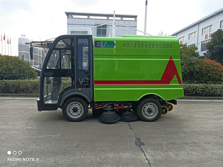 四轮纯吸式清扫车.jpg 四轮纯吸式清扫车.jpg